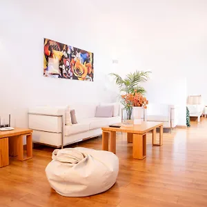 Apartamento Modern Sea Front In 1